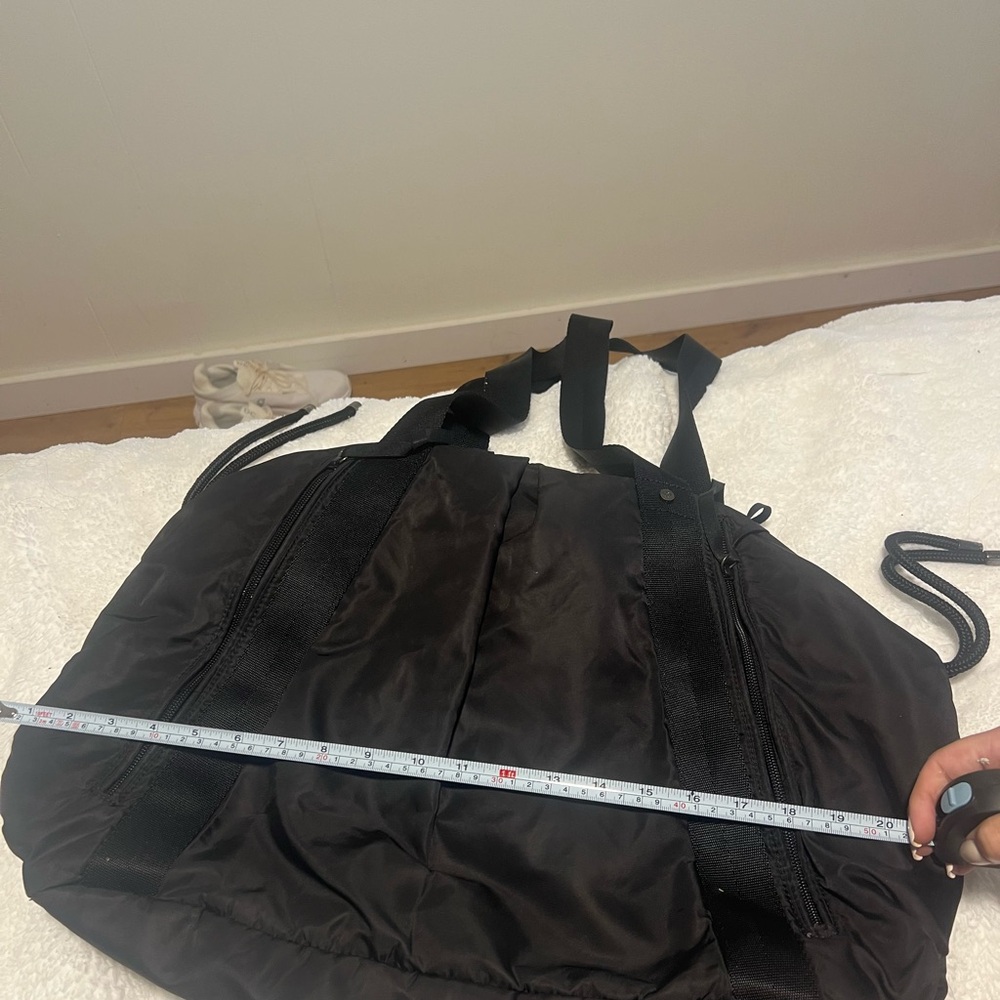 Like New- Lululemon Athleta Overnight Gym/Duffel w/ laptop comp. - Picture 9 of 9